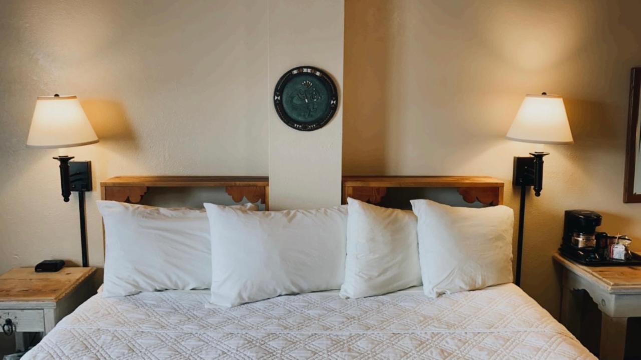 | Chama Trails Inn