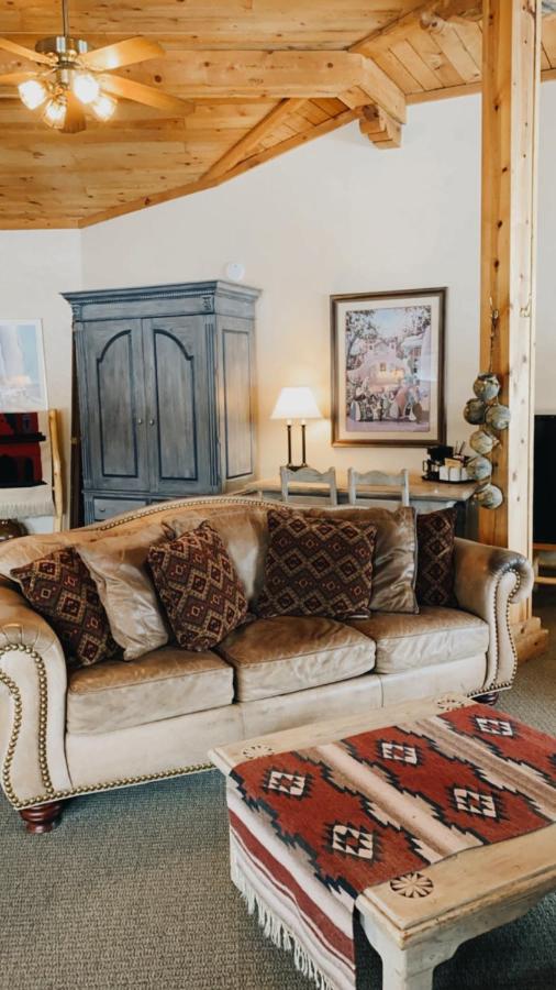 | Chama Trails Inn