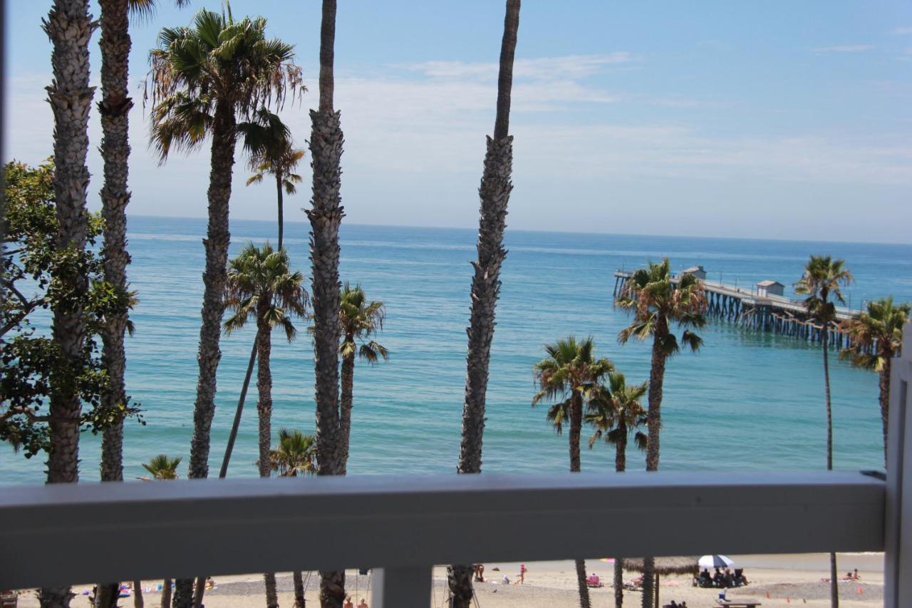 Deluxe One-Bedroom Suite - Ocean Front at Sea Horse Resort