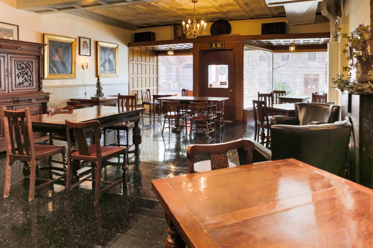 | James Buchanan Hotel