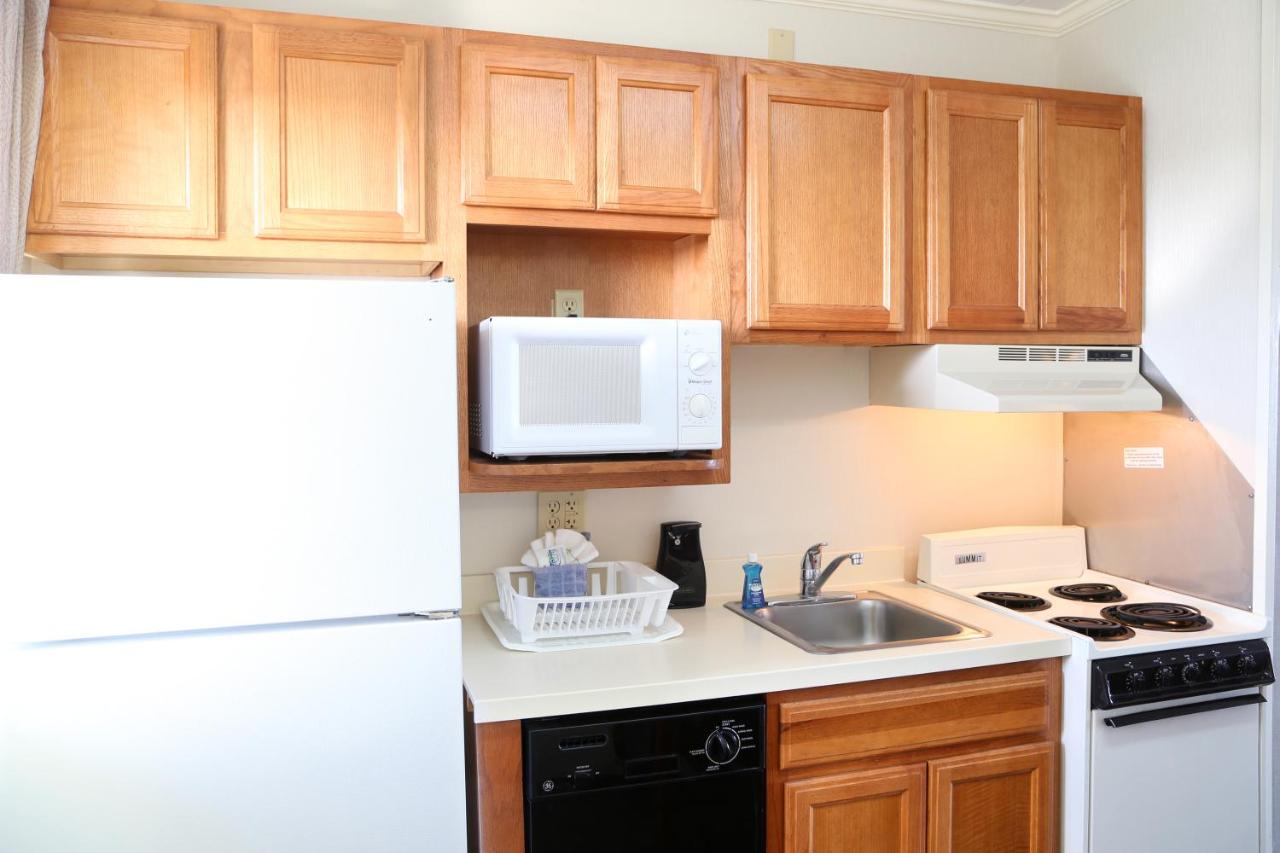 Efficiency, Oceanfront, Exterior Entrance, 2 Double Beds & Sofa Bed, Non Smoking at Quality Inn Boardwalk