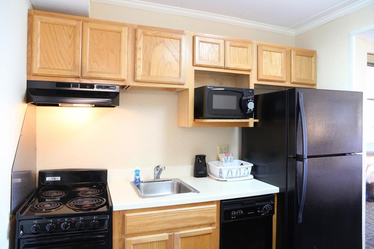 Efficiency, Oceanfront, 1 King Bed & Sofa Bed, Interior Entrance, Non Smoking at Quality Inn Boardwalk