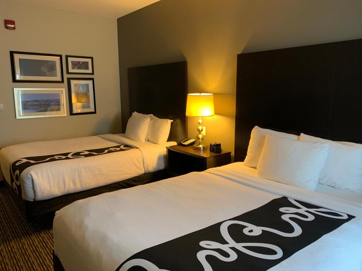 Queen Room with Two Queen Beds - Disability Access at La Quinta Inn & Suites by Wyndham Billings