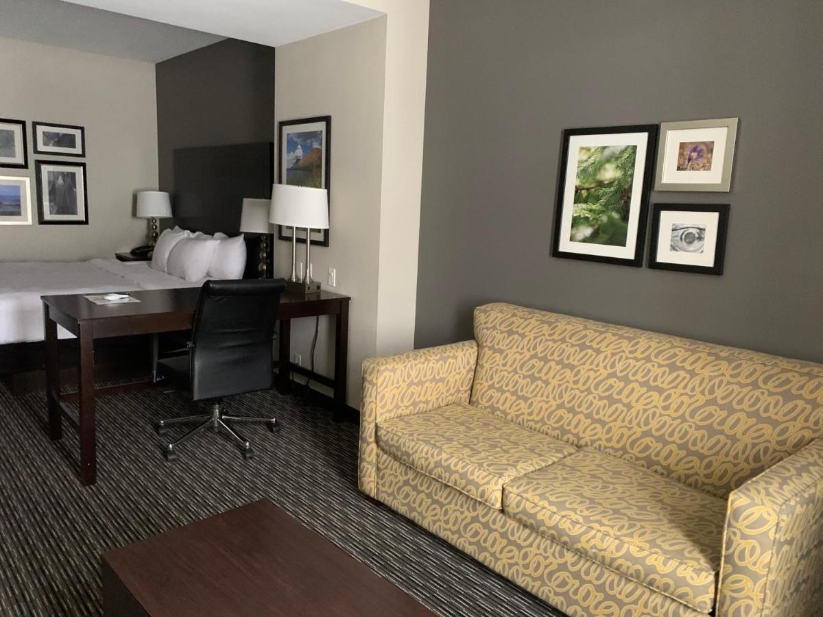 Deluxe King Room - Mobility Access/Non-Smoking at La Quinta Inn & Suites by Wyndham Billings