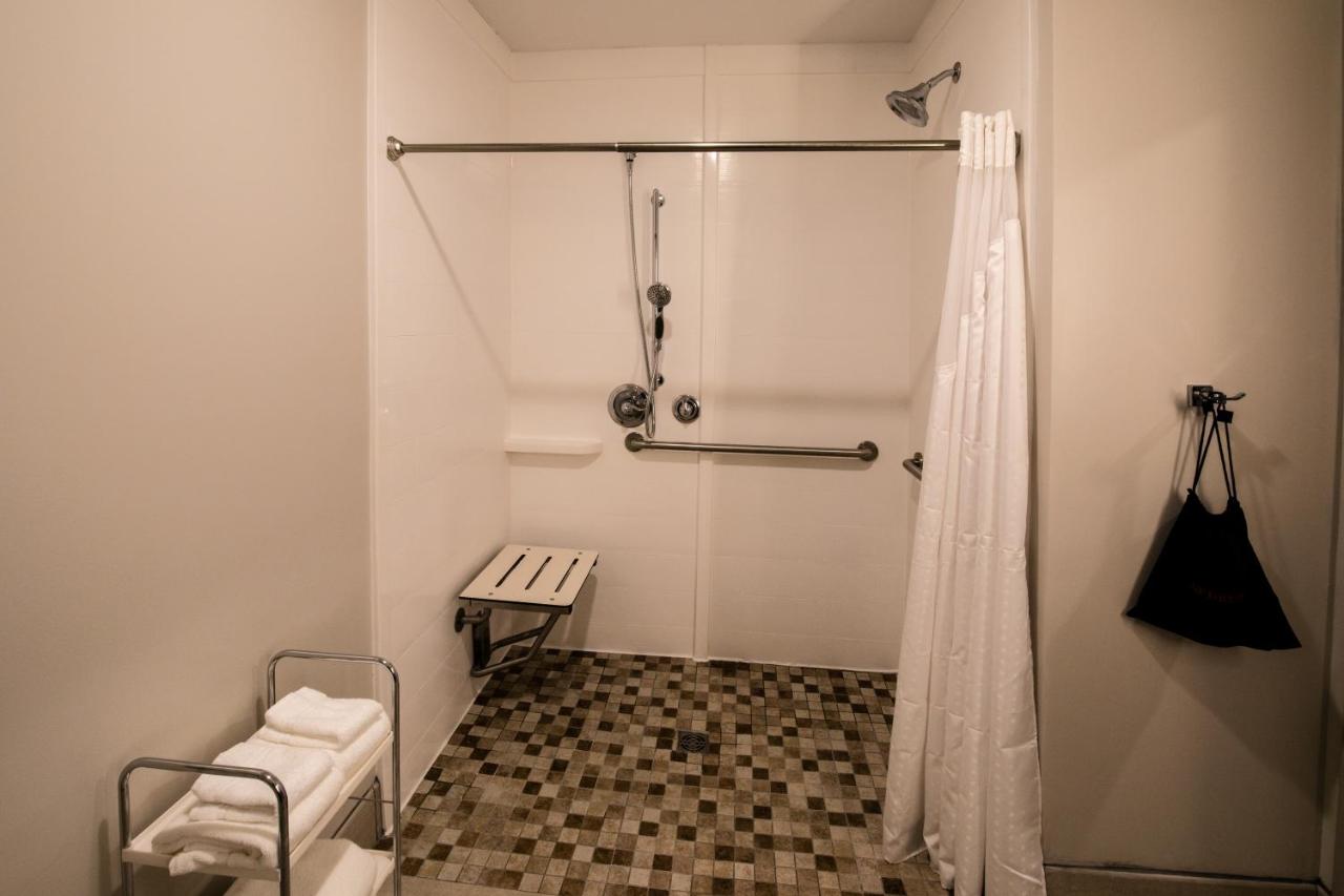 King Room - Disability Access/Roll in Shower - Non-Smoking at Holiday Inn Express North Augusta by IHG