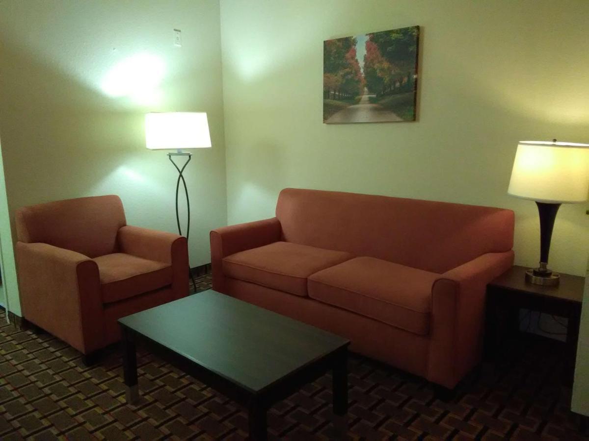 King Suite at Best Western Executive Inn & Suites