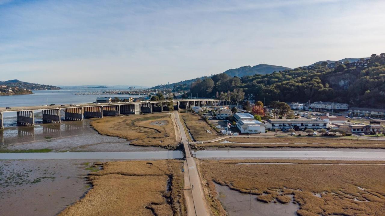 | Holiday Inn Express Mill Valley - Sausalito Area, an IHG Hotel