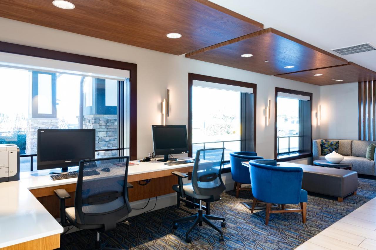 | Holiday Inn Express Mill Valley - Sausalito Area, an IHG Hotel