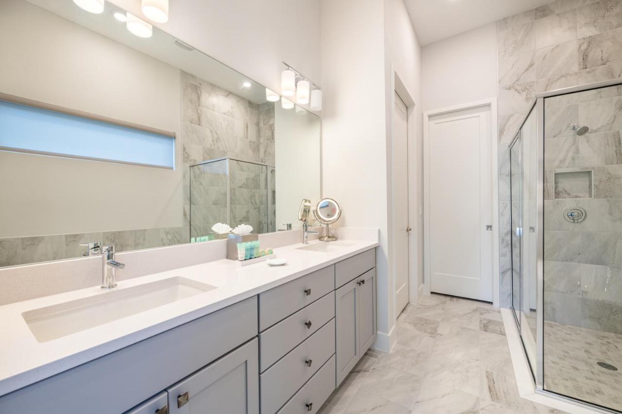  | Luxury Home in Bears Den Near Disney with Private Pool, Game Room & Resort Amenities - 1002JN