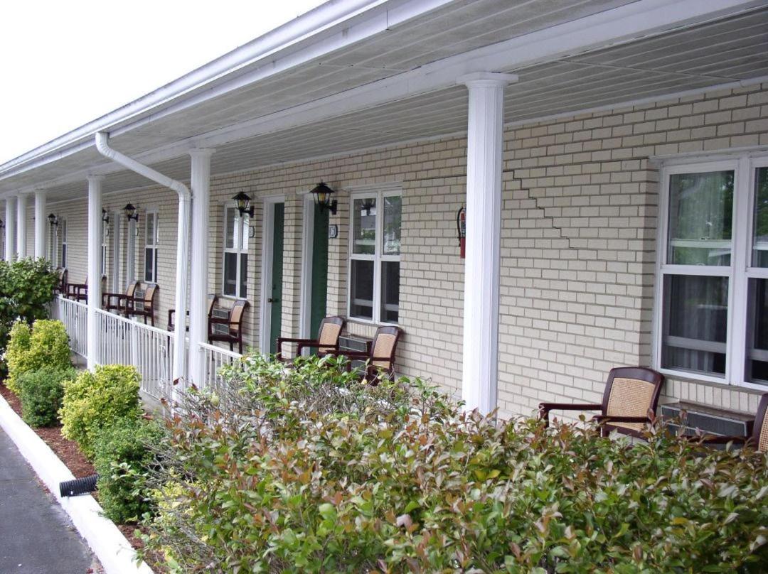 | Birchwood inn