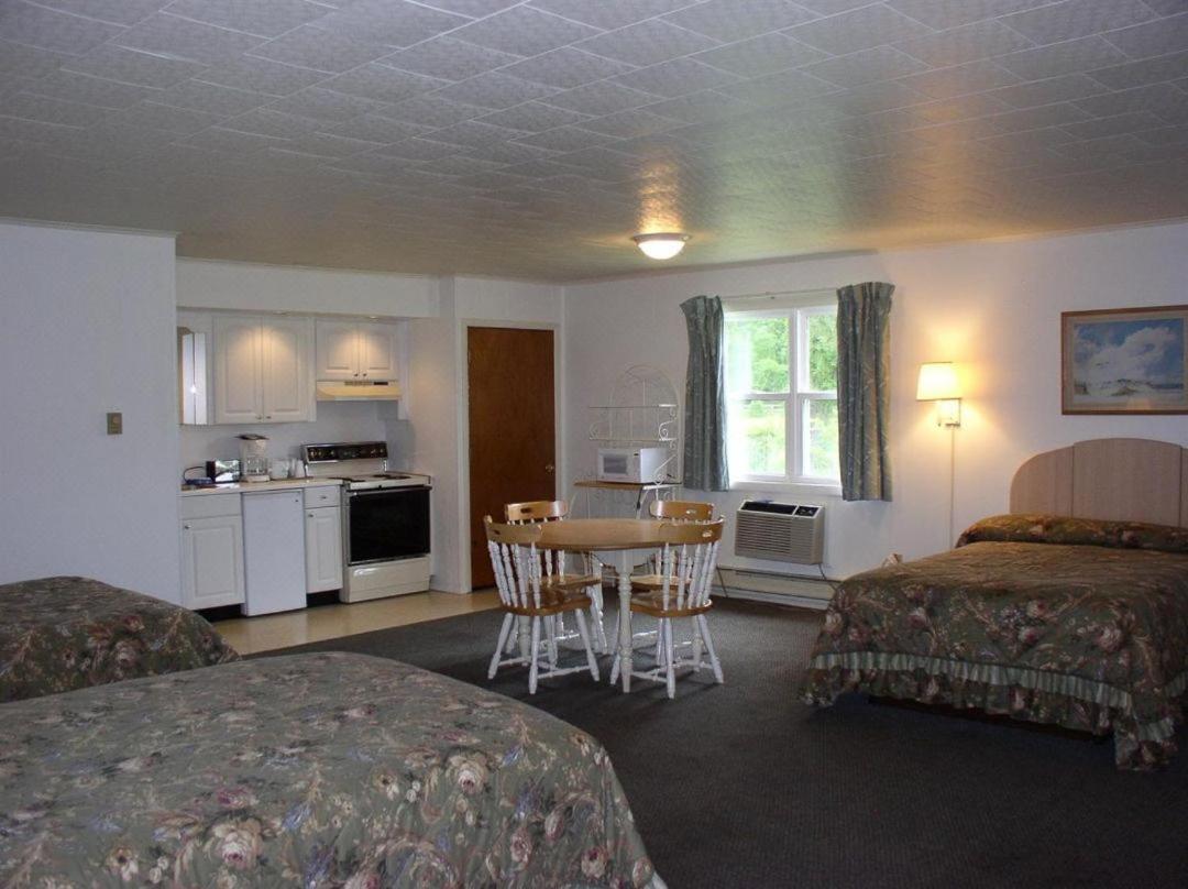 | Birchwood inn