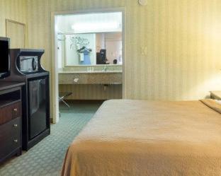 Room #27608508 at Quality Inn Fredericksburg near Historic Downtown