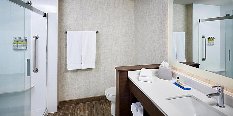 | Holiday Inn Express - Canton, an IHG Hotel