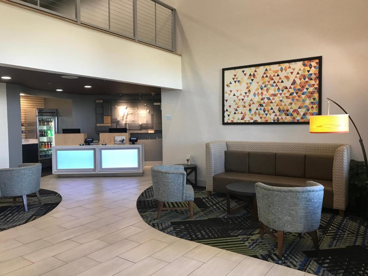 | Holiday Inn Express - Canton, an IHG Hotel