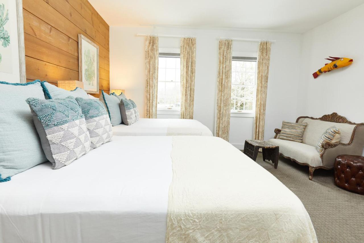 | Shelter Harbor Inn
