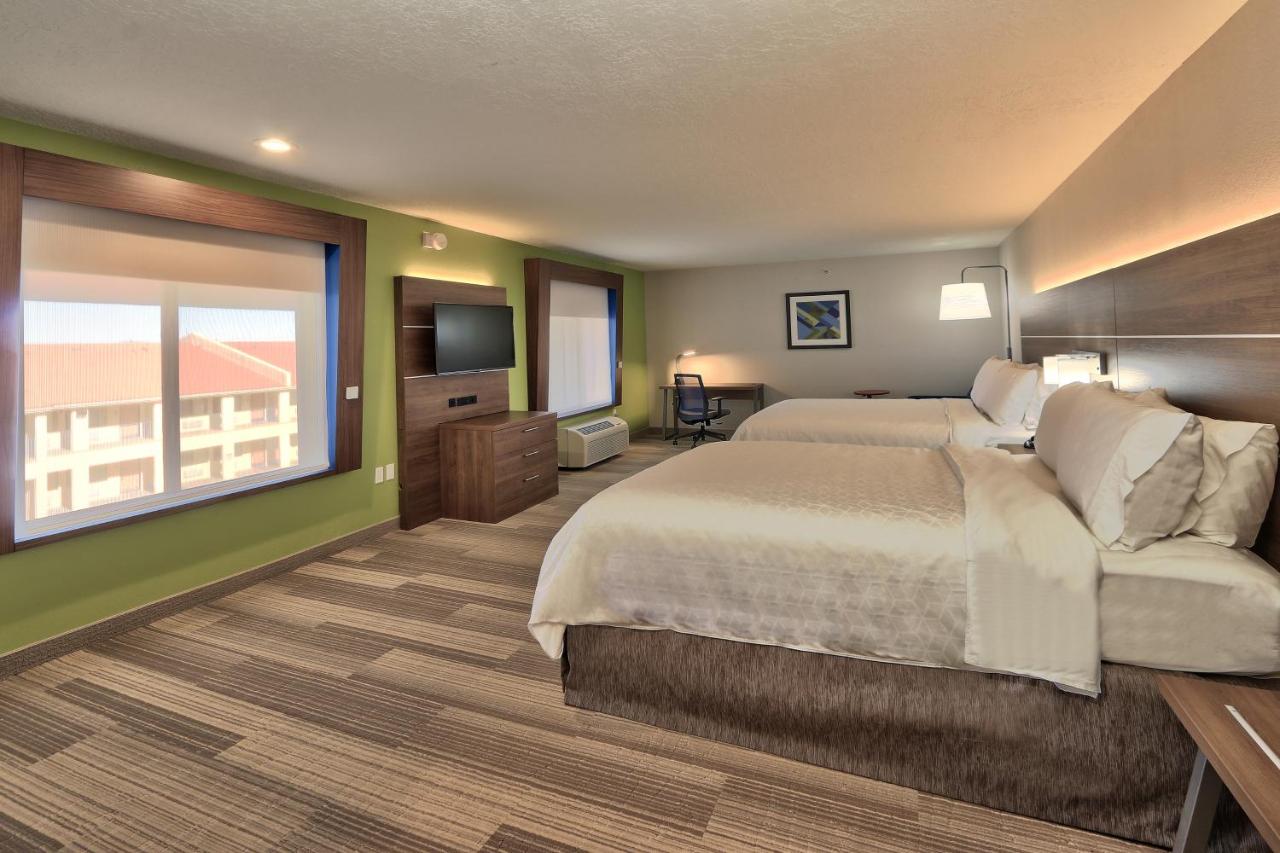 Queen Room with Two Queen Beds - Disability Access at Holiday Inn Express Socorro by IHG
