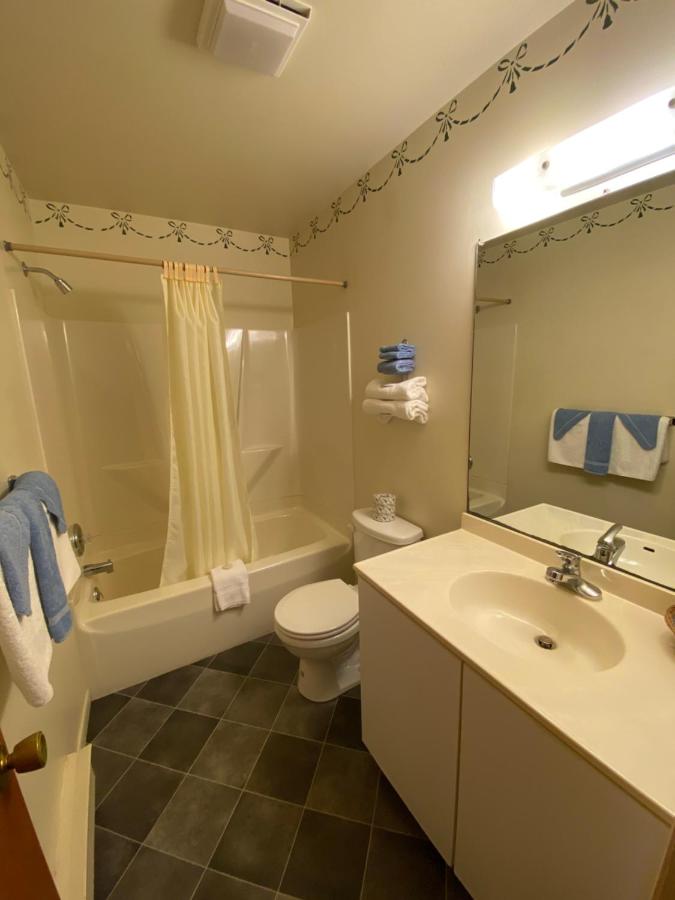  | Birchwood inn