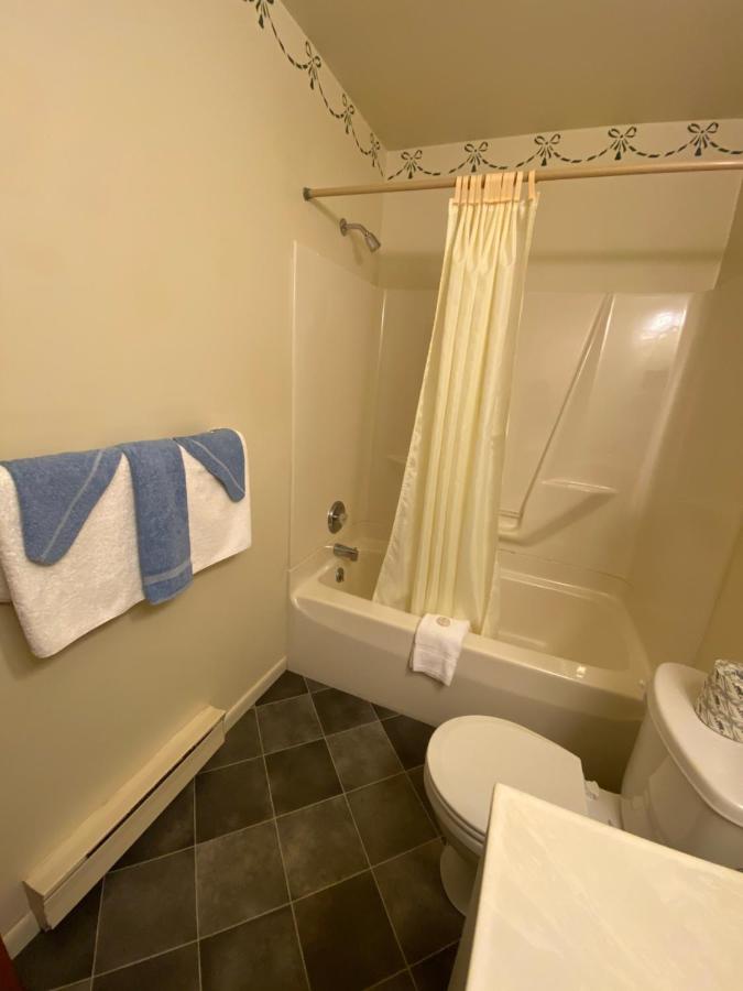 | Birchwood inn