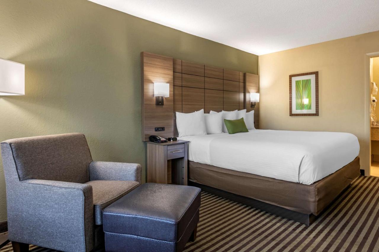King Room with Courtyard View - Non-Smoking at Best Western Downtown Stuart