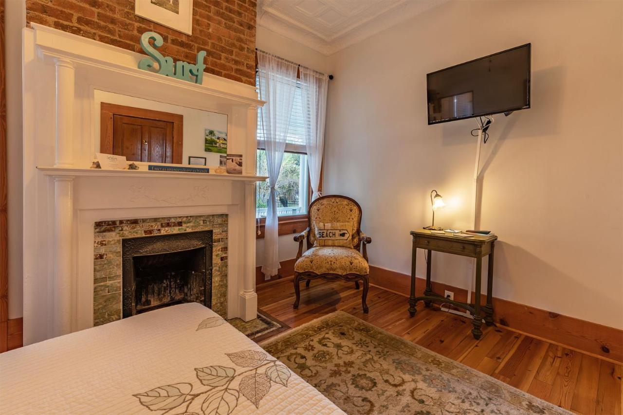| Surf Song Bed & Breakfast