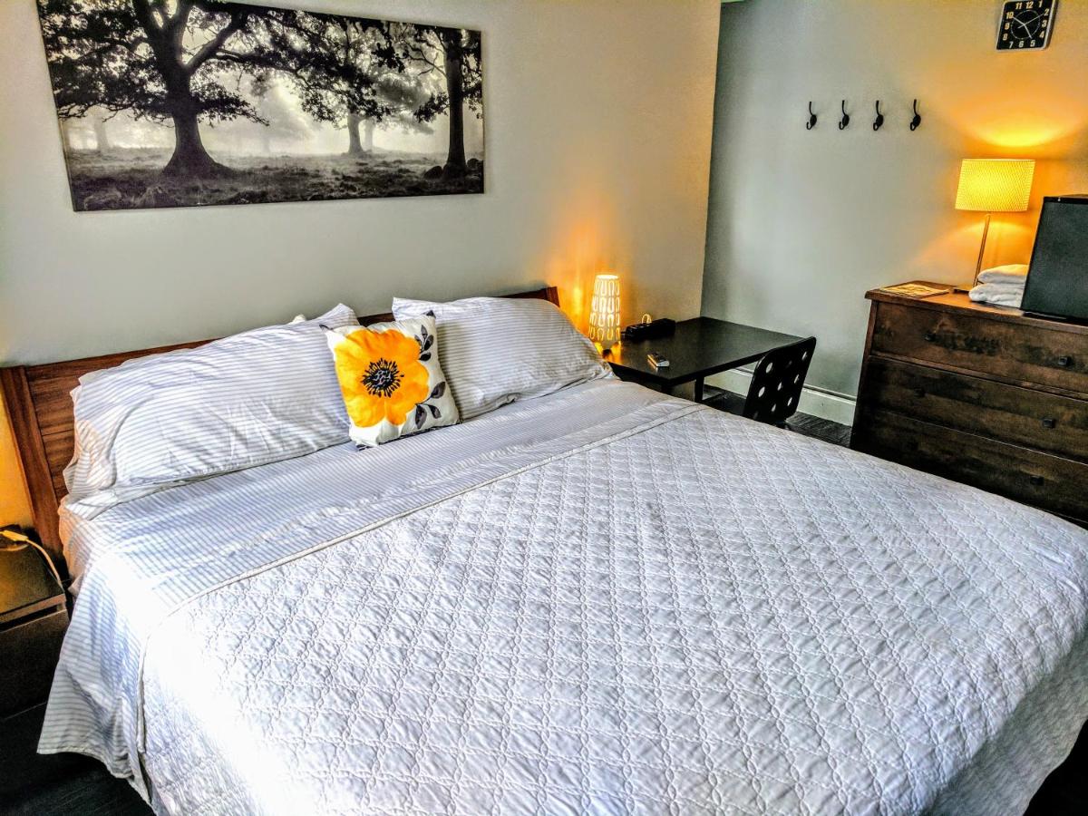 | The Wayfaring Buckeye Hostel