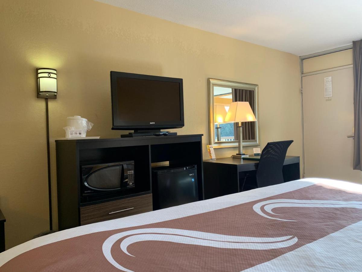 King Room - Non-Smoking at Quality Inn University Area