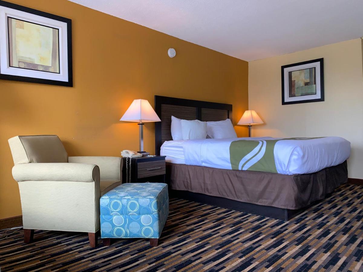 King Room - Non-Smoking at Quality Inn University Area
