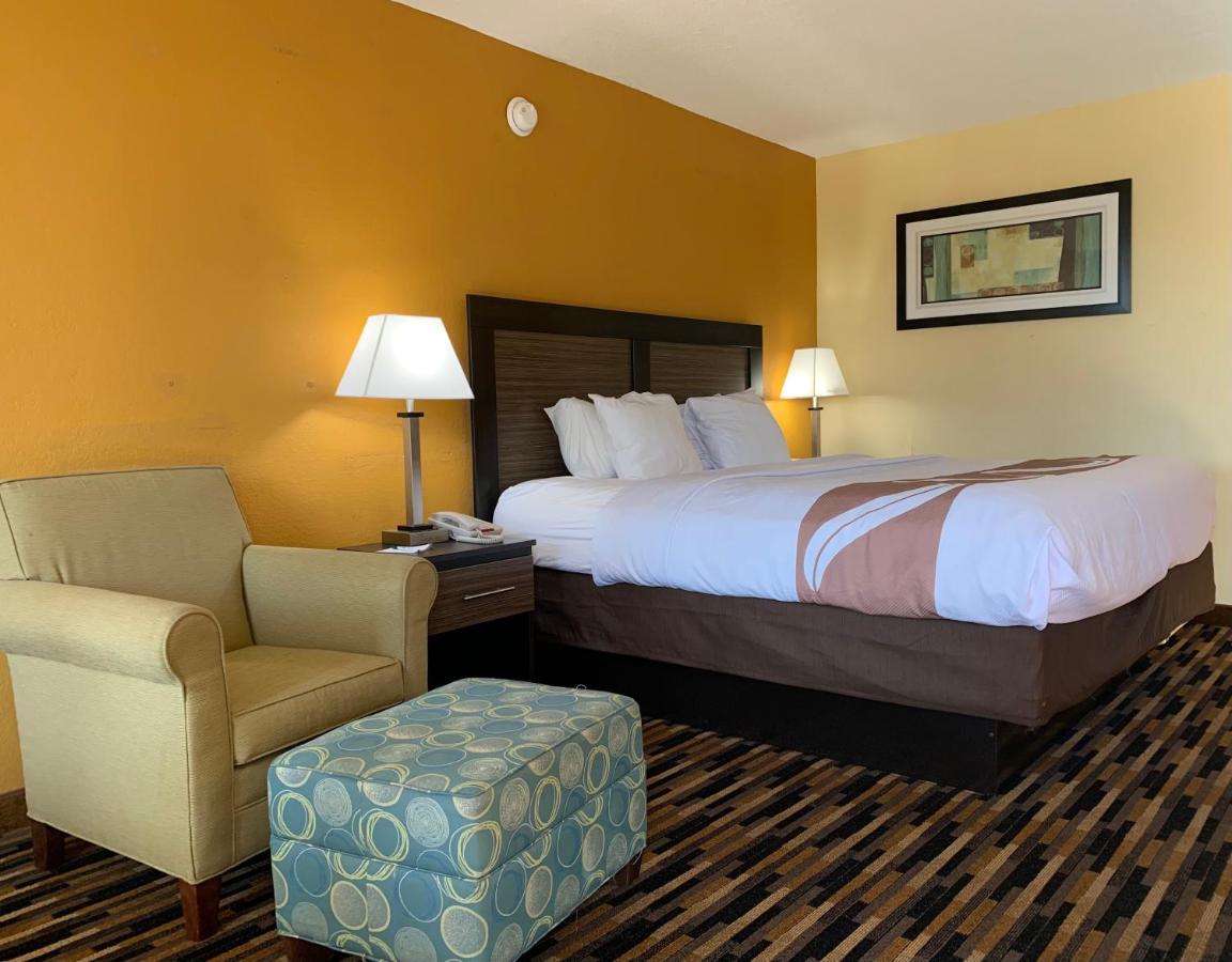King Room - Non-Smoking at Quality Inn University Area