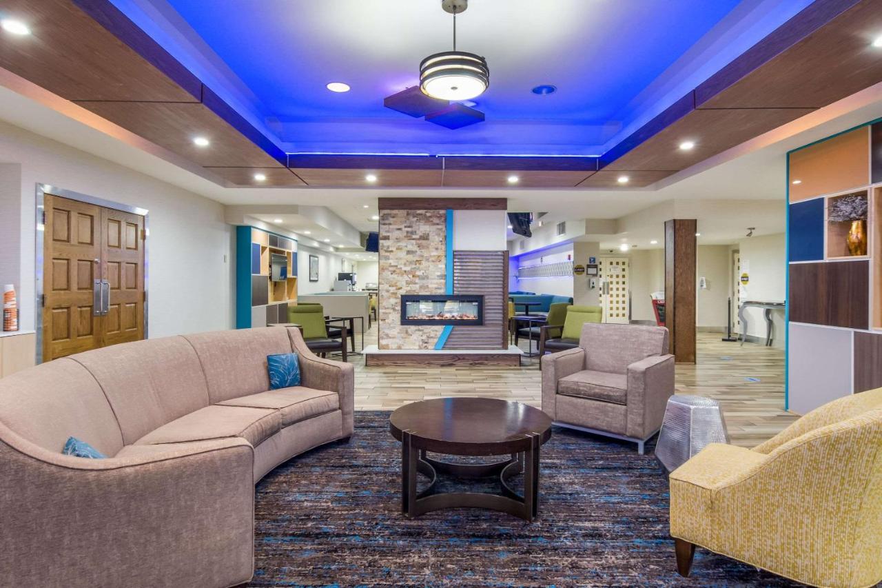 | Comfort Inn and Suites Pittsburgh