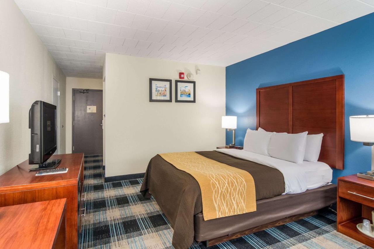 | Comfort Inn and Suites Pittsburgh
