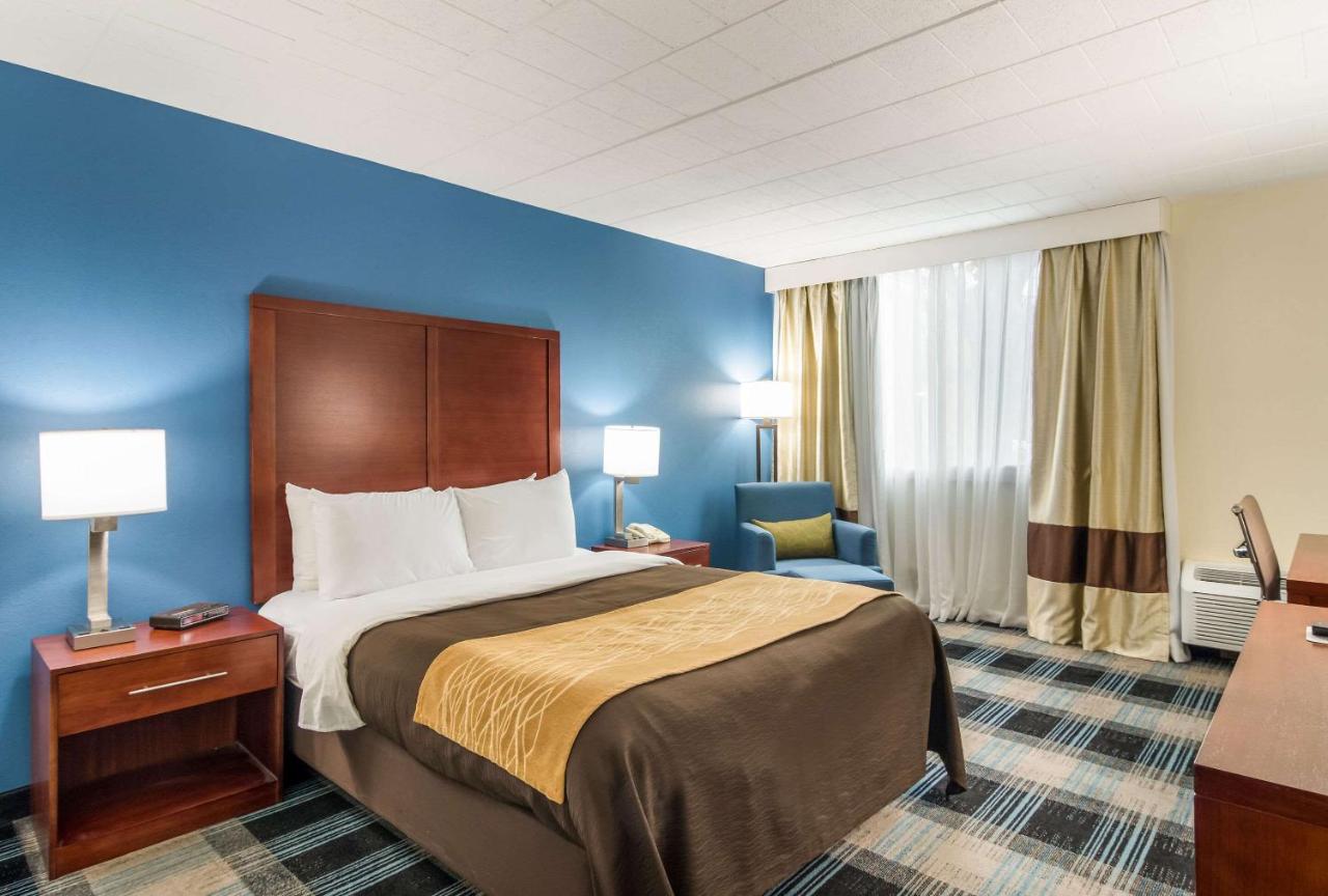 | Comfort Inn and Suites Pittsburgh