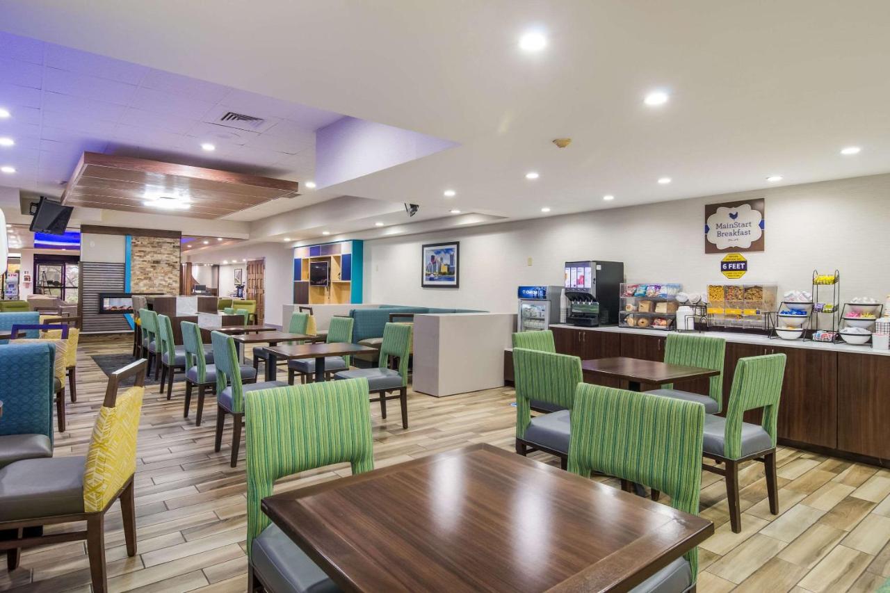 | Comfort Inn and Suites Pittsburgh