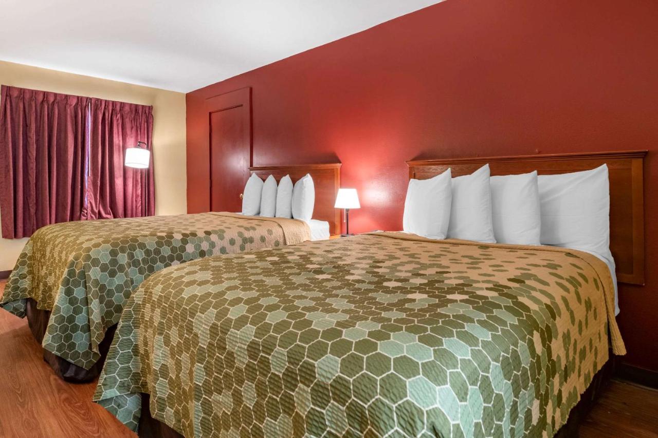 Double Room with Two Double Beds - Accessible/Non-Smoking at Econo Lodge Inn & Suites Maingate Central