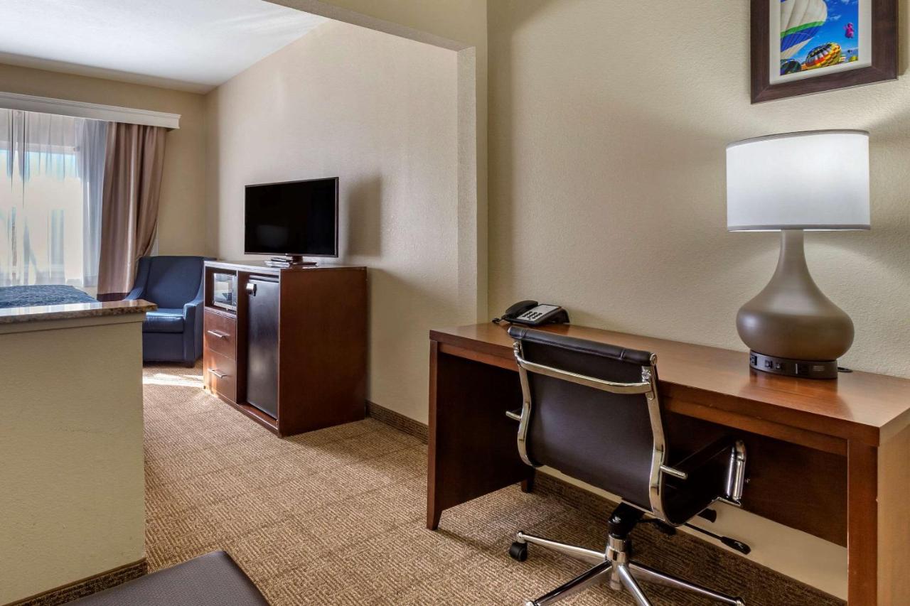 King Suite - Non-Smoking at Comfort Inn & Suites Alameda at Albuquerque Balloon Fiesta Park