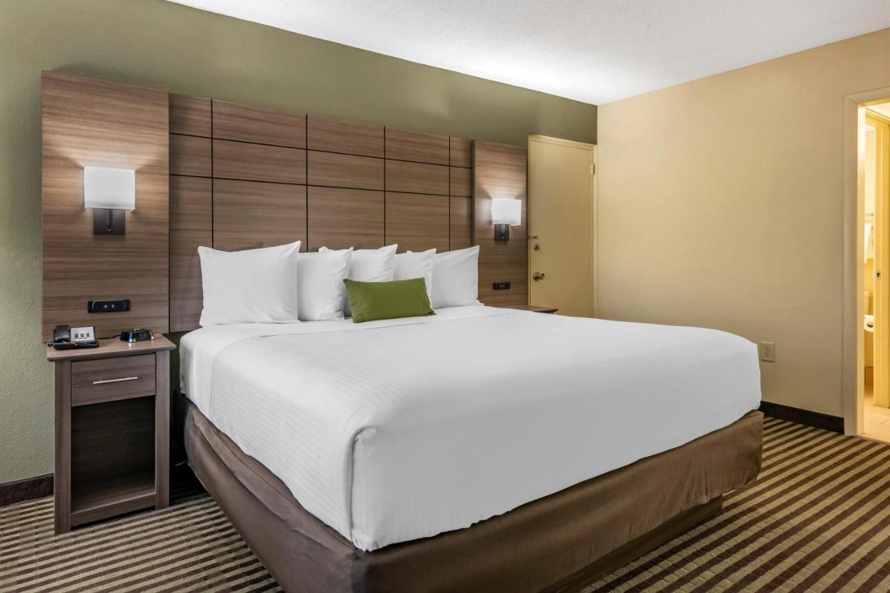 King Room with Courtyard View - Non-Smoking at Best Western Downtown Stuart