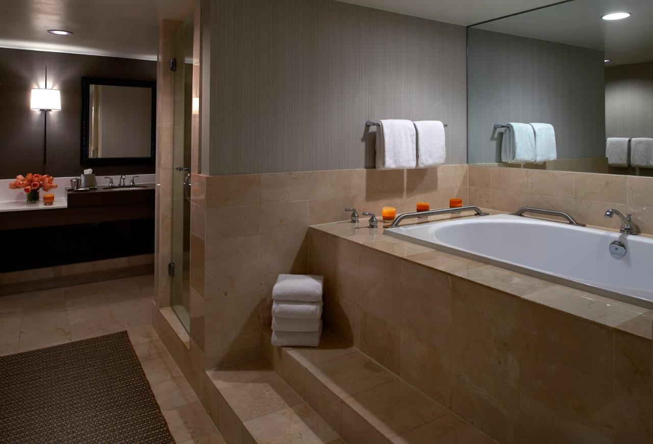 | Kimpton Hotel Vintage Seattle, an IHG Hotel