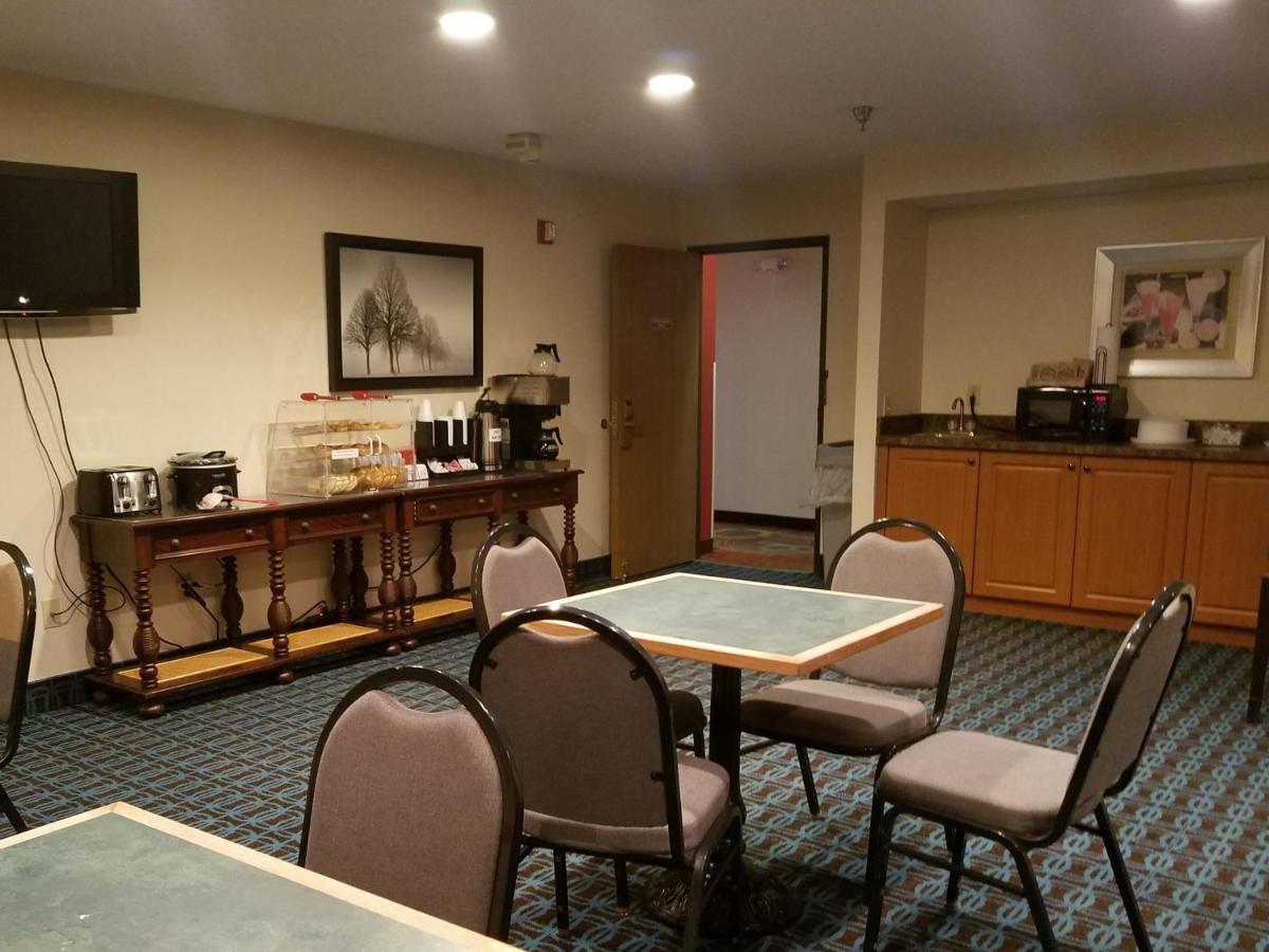 | Country Hearth Inn & Suites - Kenton