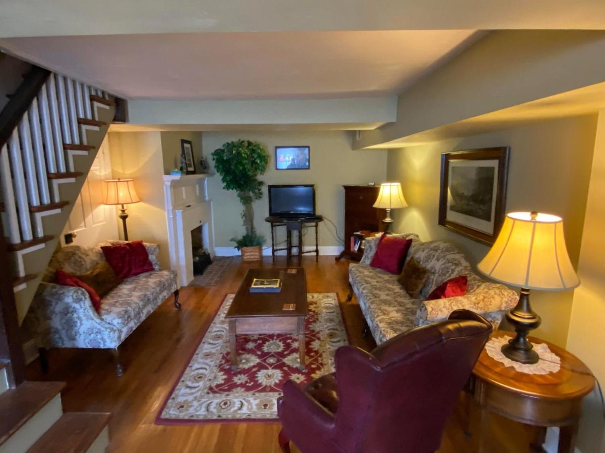 | The Inn at Lincoln Square