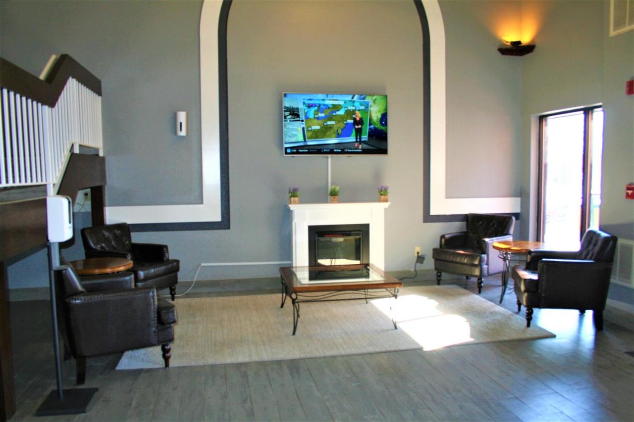 | Quality Suites Martinsburg