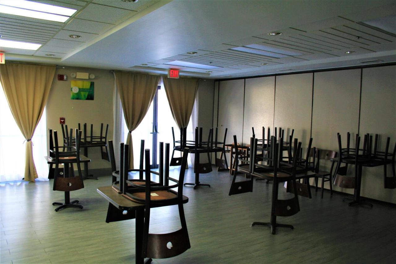 | Quality Suites Martinsburg