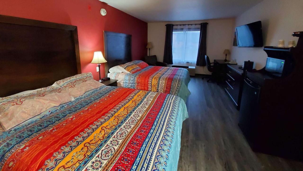 Queen Suite at Jasper Ridge Inn Ishpeming