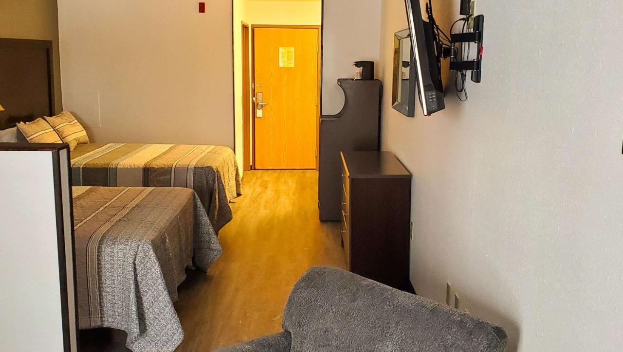 One-Bedroom House (Non- Pet friendly) at Jasper Ridge Inn Ishpeming