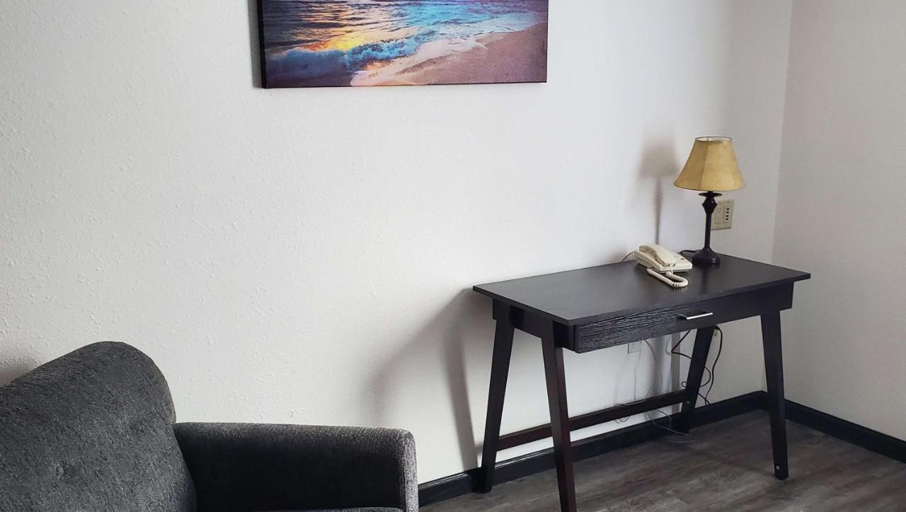 One-Bedroom House (Non- Pet friendly) at Jasper Ridge Inn Ishpeming