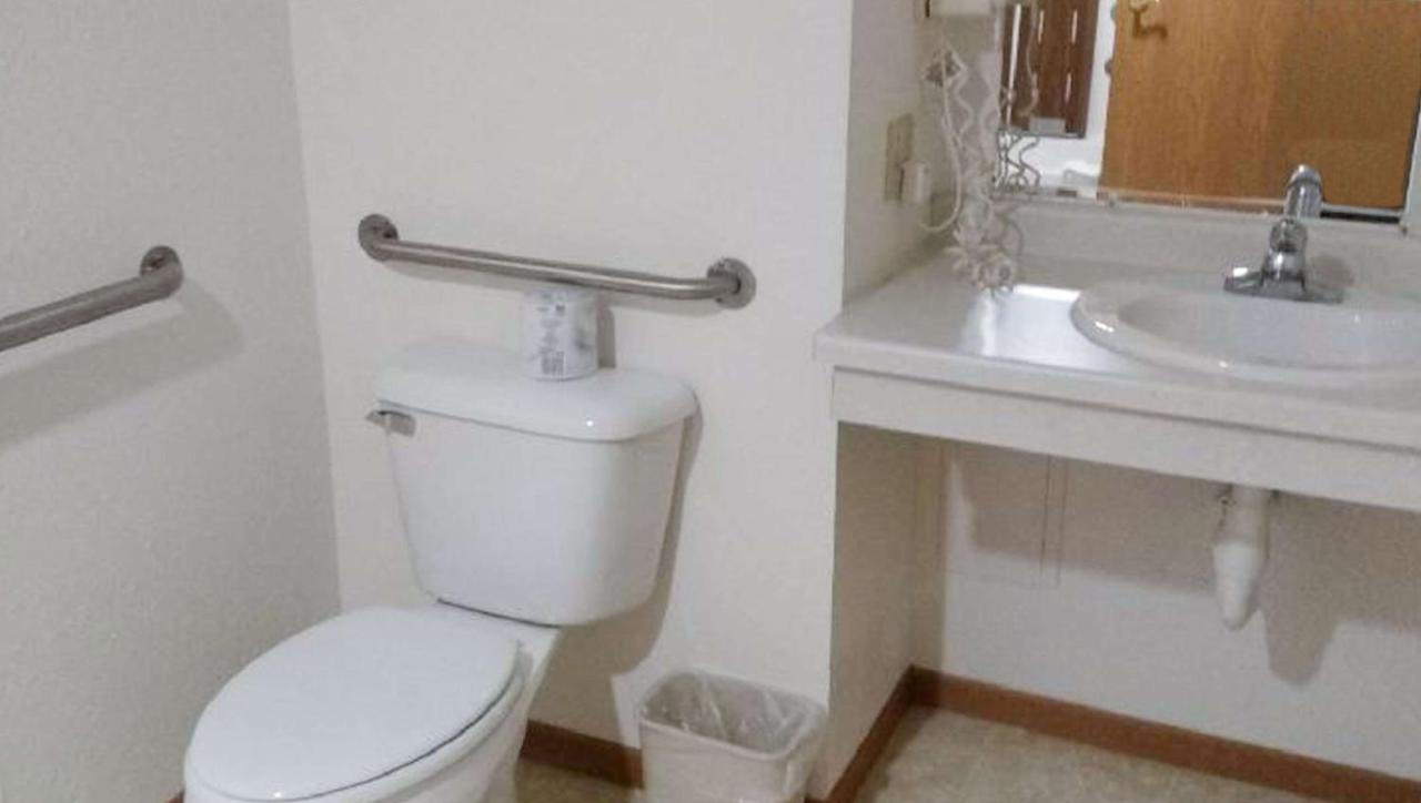 Double Room - Disability Access - Not Pet Friendly at Jasper Ridge Inn Ishpeming