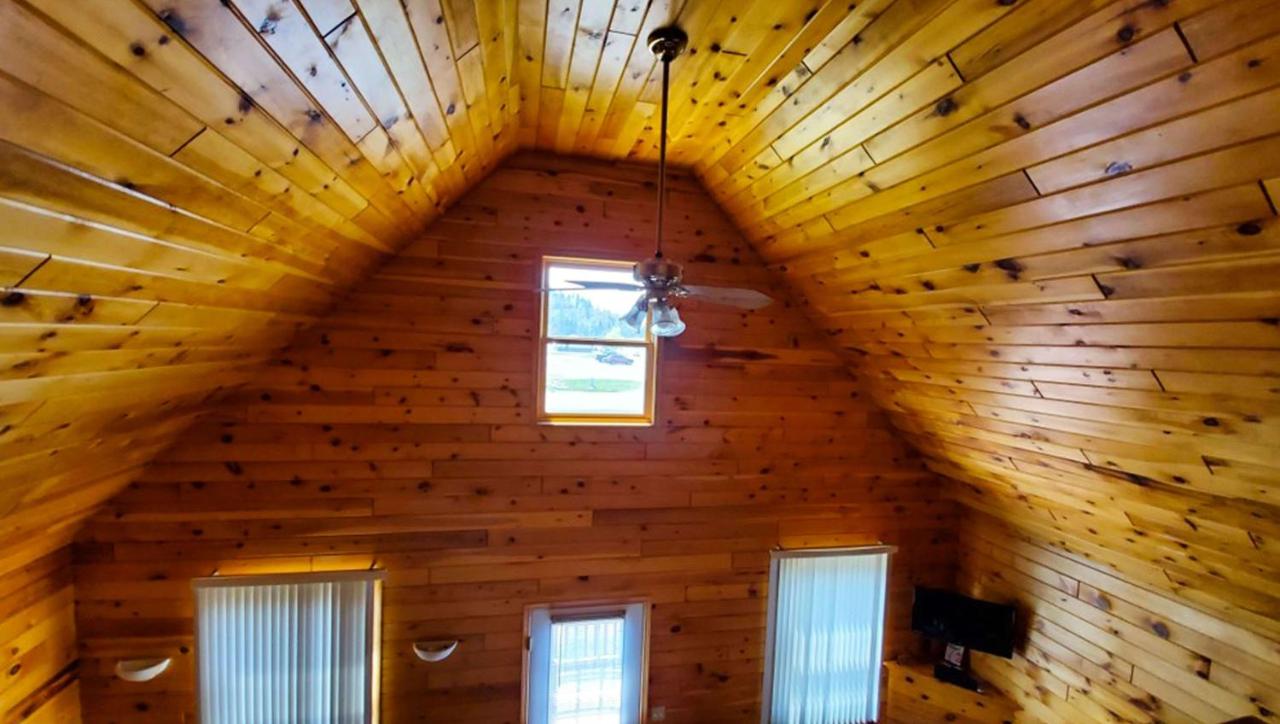Two-Bedroom House (Non- Pet friendly) at Jasper Ridge Inn Ishpeming