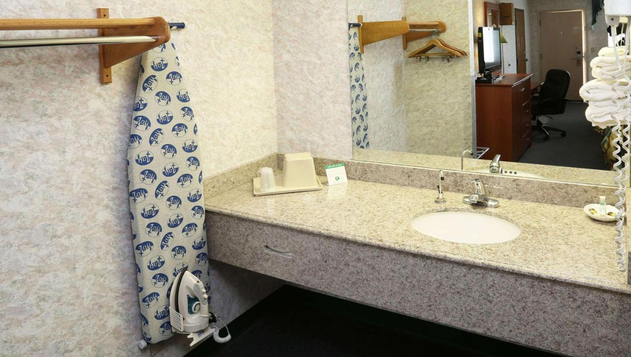 Deluxe Queen Room with Two Queen Beds at Magnuson Hotel Howell