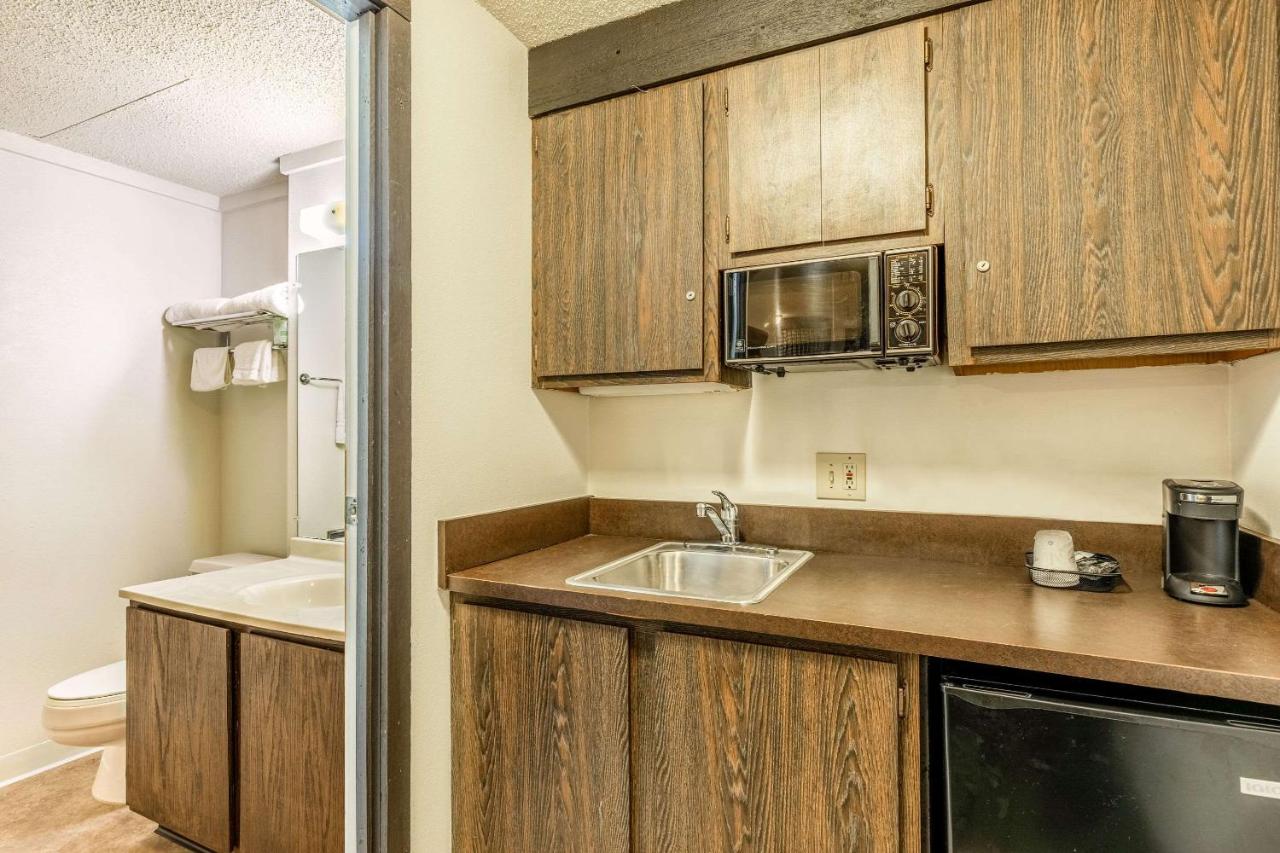 | Value Inn Kenosha I-94 - Exit 344