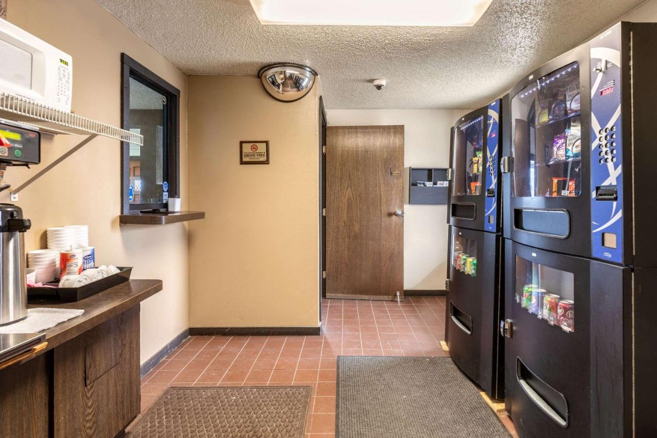 | Value Inn Kenosha I-94 - Exit 344
