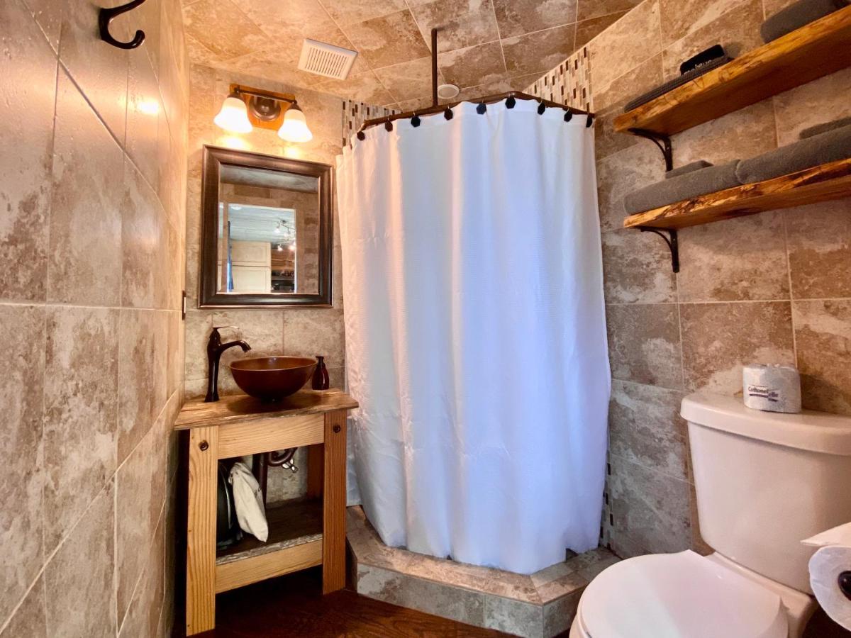 Double Room with Mountain View at Barefoot Hills
