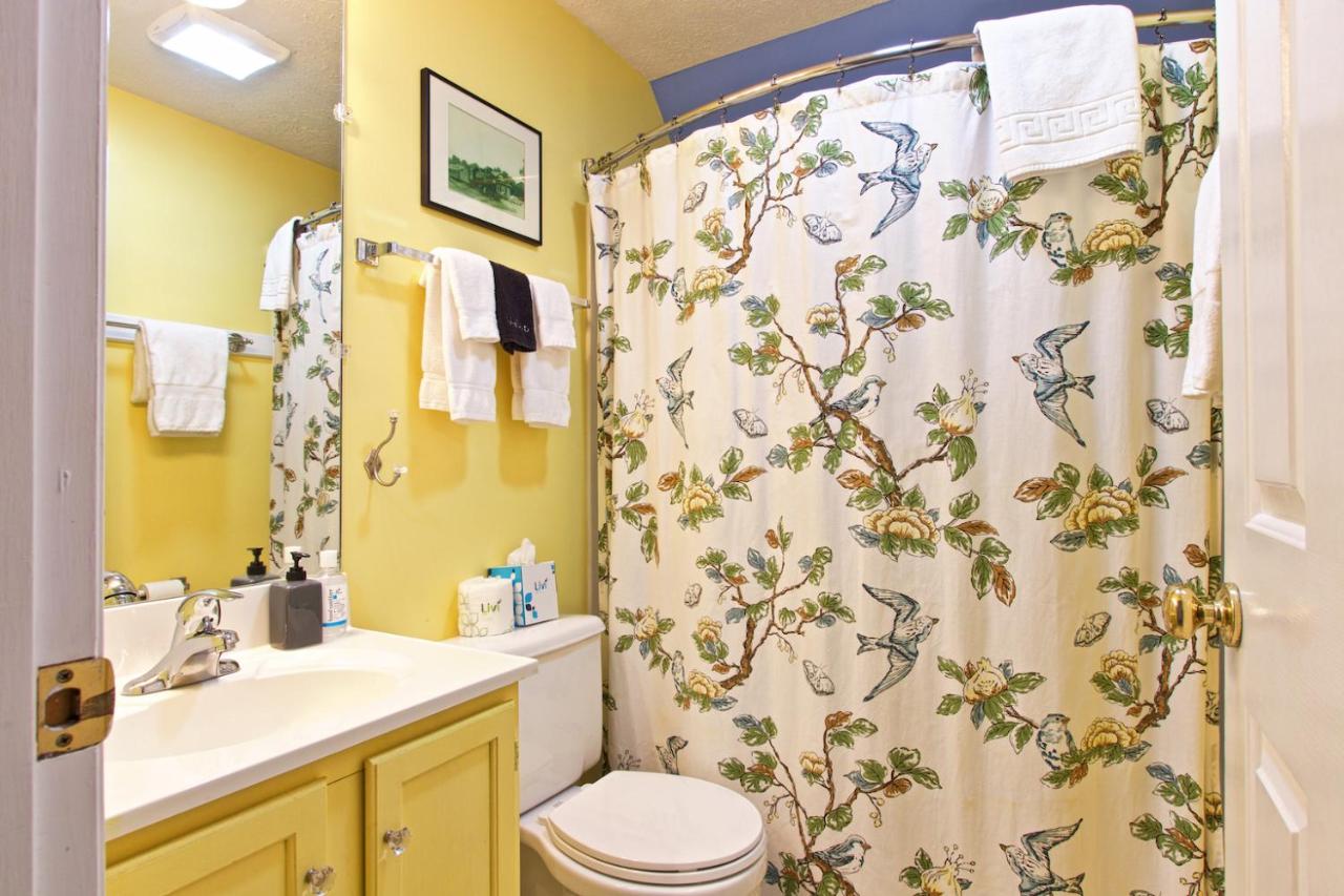 | Clay Corner Inn